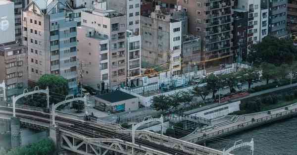 女人过五十山根断是什么运,五十岁山根出现横纹